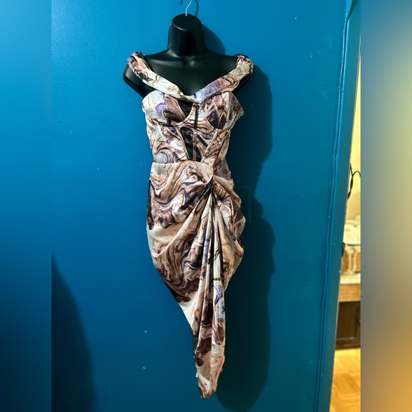 BUNDLE SALE: 15 % off 2 or more dresses/skirt sets - Picture 1 of 9